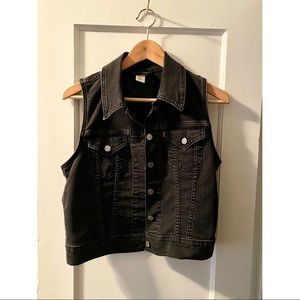 Levi’s black denim vest